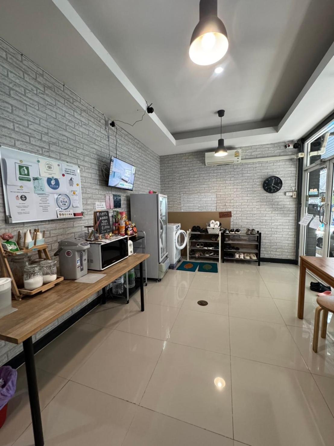 The Little Pig Sukhumvit Hotel Bangkok Exterior foto