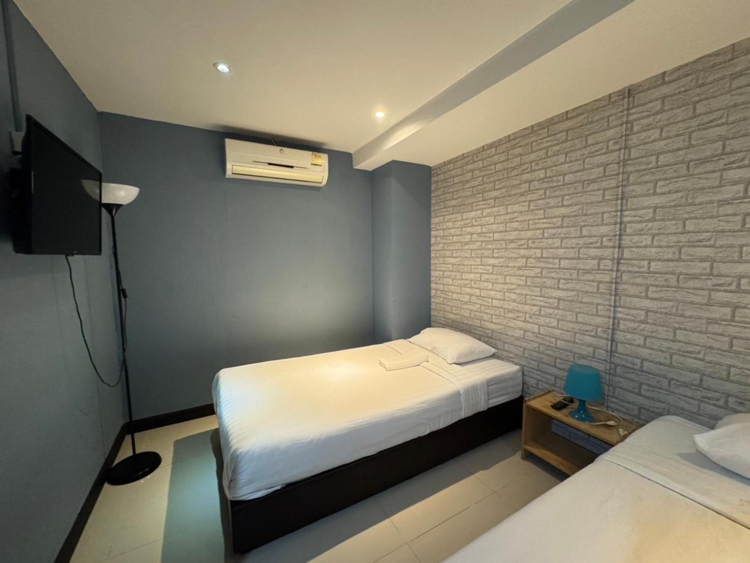 The Little Pig Sukhumvit Hotel Bangkok Exterior foto